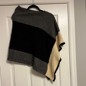 ✨ Charter Club Black & Cream Poncho – Cozy Chic Layer ✨